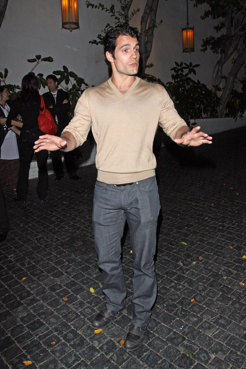 henry-cavill-chateau-marmont-01292012-05.jpg